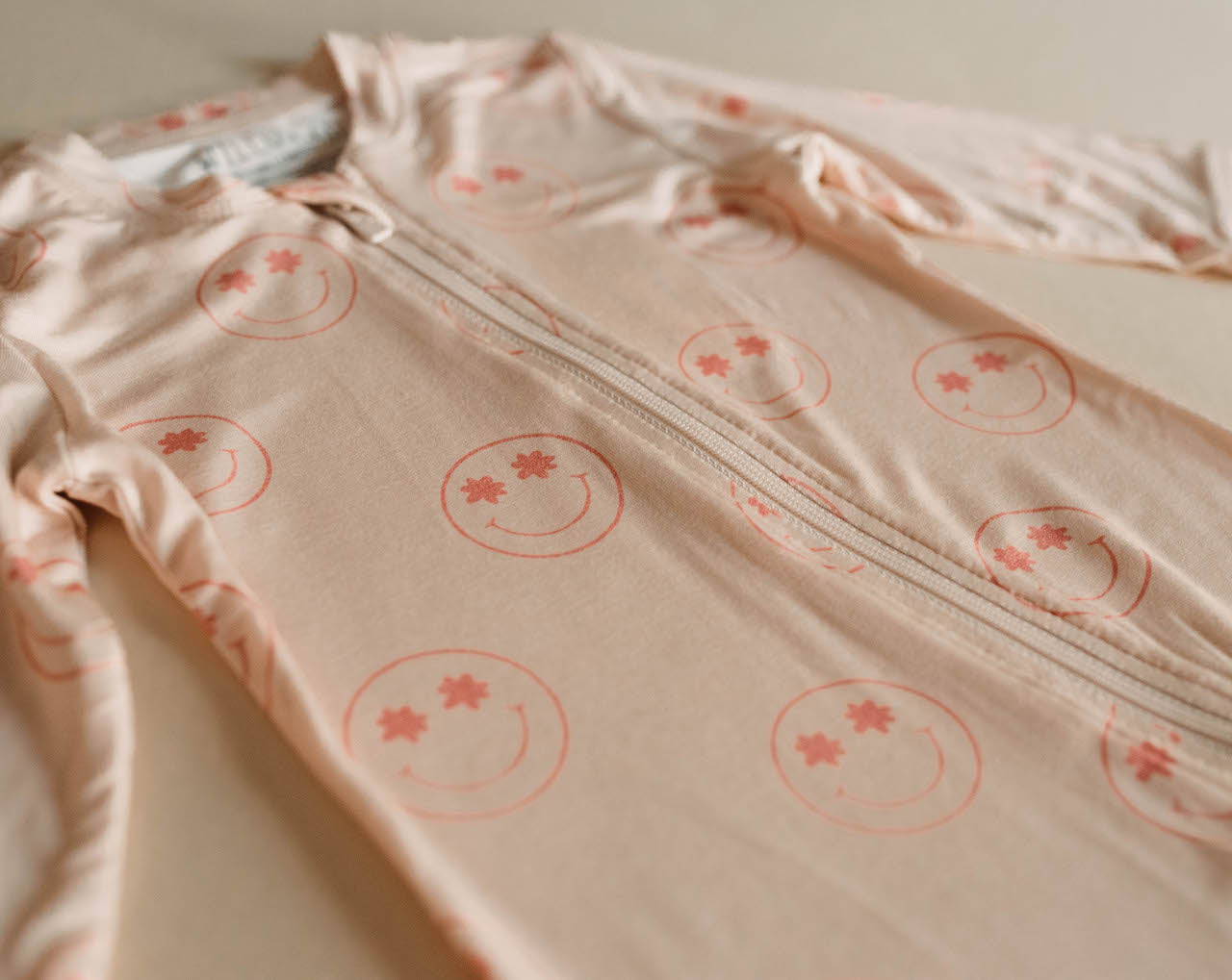 Flower Smiley - Footie